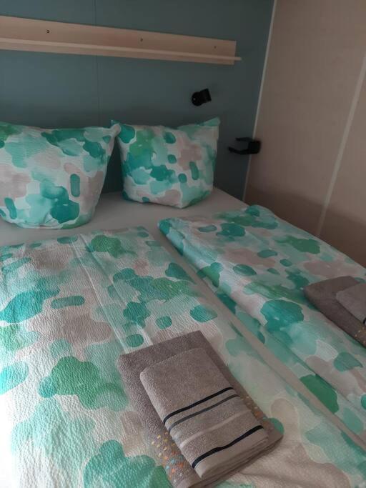 Chalets Mercure Am Wallersee Zum Vermieten Helming Eksteriør billede
